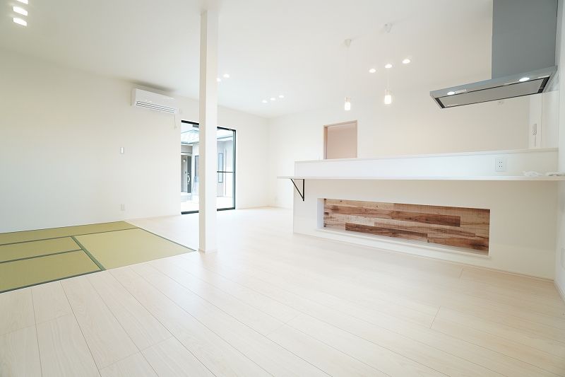 鹿島市大字高津原 鹿島高校西７ １００万円値下げしました 1000万円キャンペーン対象 鹿島小学校まで徒歩11分 平屋をご希望の方は大チャンスですよ アルファベットちんたい ばいばい 戸建住宅専門サイト 佐賀県武雄 伊万里 鹿島 長崎県の新築一戸建てと